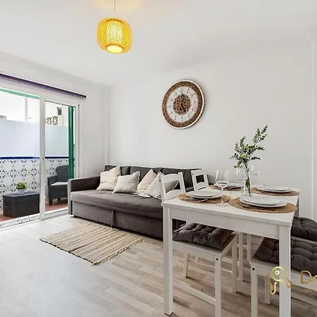 Apartamento A 200 Metros De La Playa De *